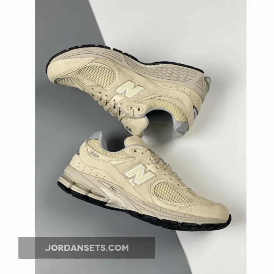 New Balance 2002R Bone Light Aluminum M2002RE / new balance light bone