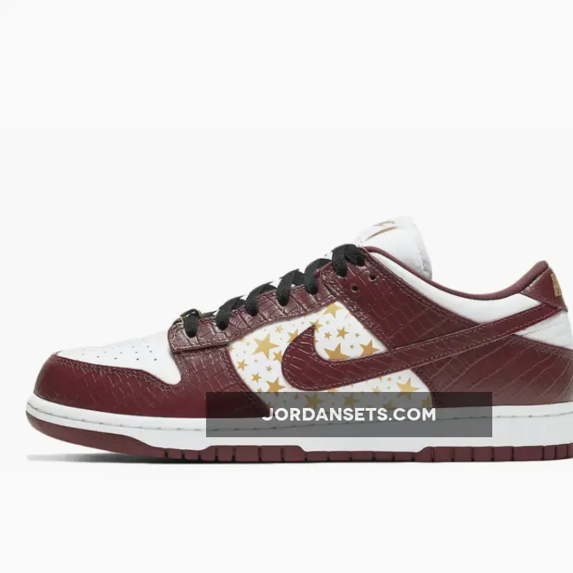 Supreme x Nike SB Dunk Low 'Brown Stars' DH3228-103 - supreme dunks brown