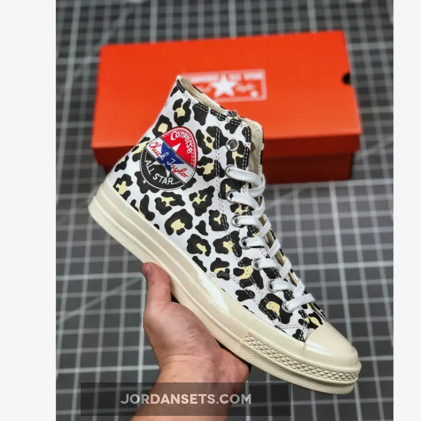 Converse Unisex Logo Play Chuck 70 High Top White/Black/Desert Ore H I Logo 166748C