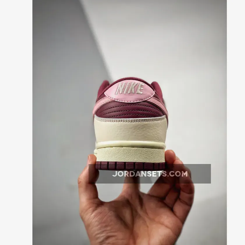 Nike Dunk Low Retro PRM Valentines Day (2023) DR9705-100 Nike Dunk Low Retro PRM Valentines Day (2023) DR9705-100