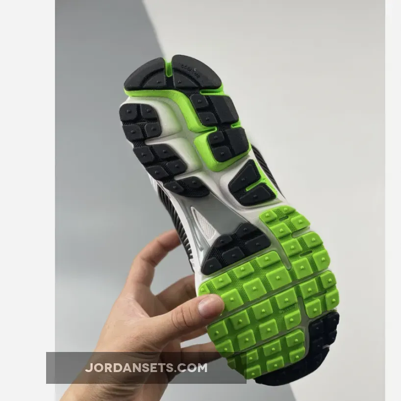 Nike Zoom Vomero 5 Green Black / nike vomero 5 green