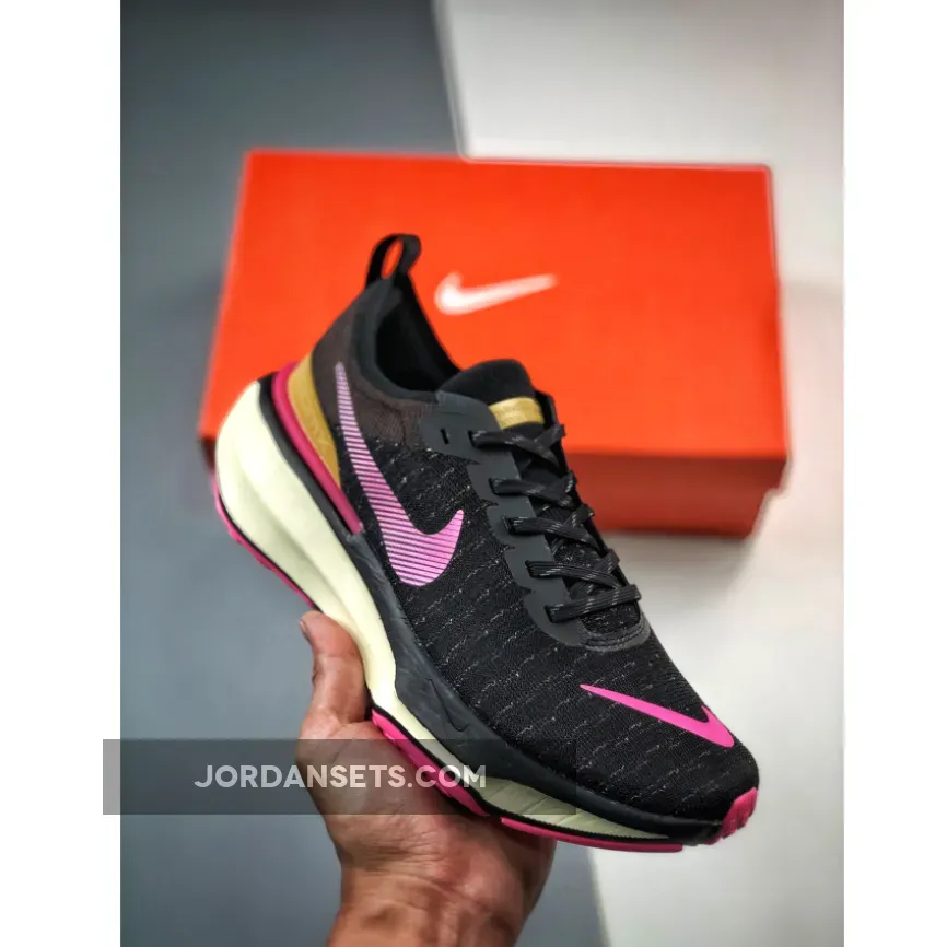 Spell 100.00 Nike WMNS Invincible Run 3 Earth Pink Spell