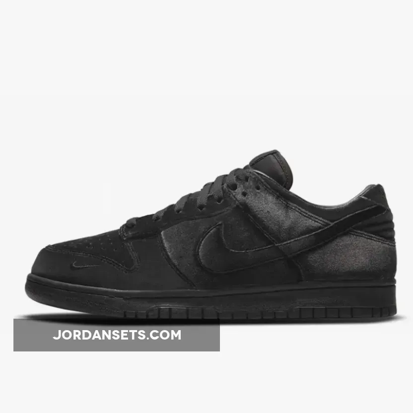 Dover Street Market x Nike Dunk Low Triple Black DH2686-002 / nike dover street market