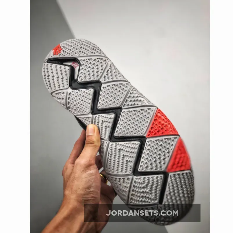 Nike Kyrie 4 41 for the Ages Black/Dark Grey / 4:41 943806-005