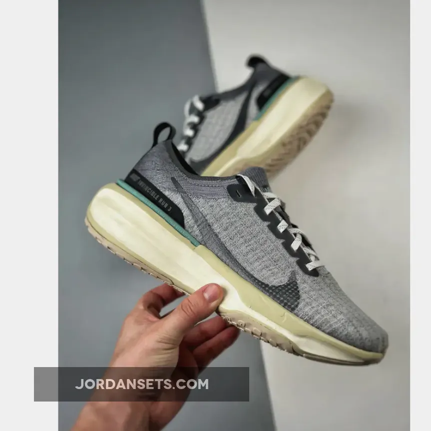 Nike ZoomX Invincible Run Flyknit 3 Cool Grey Black