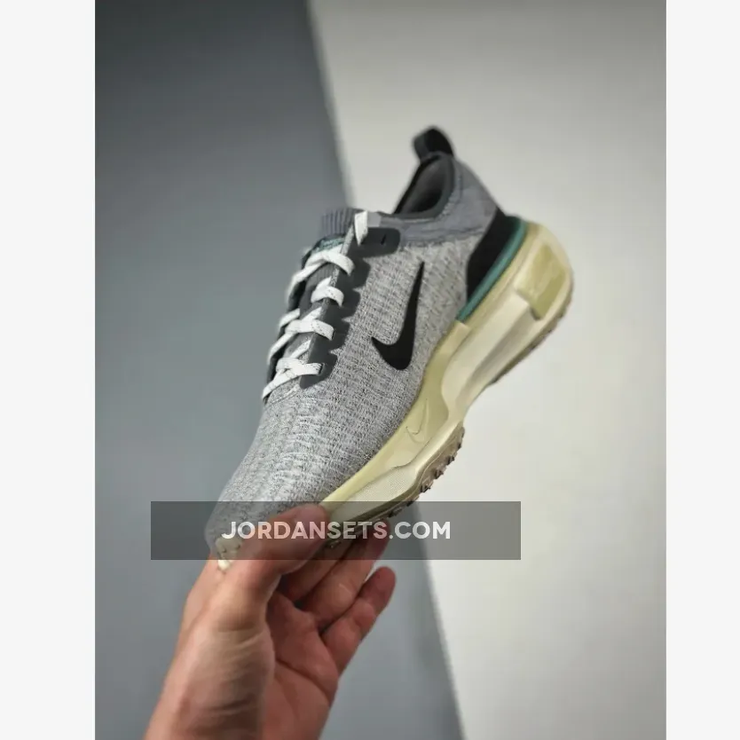 Nike ZoomX Invincible Run Flyknit 3 Cool Grey Black