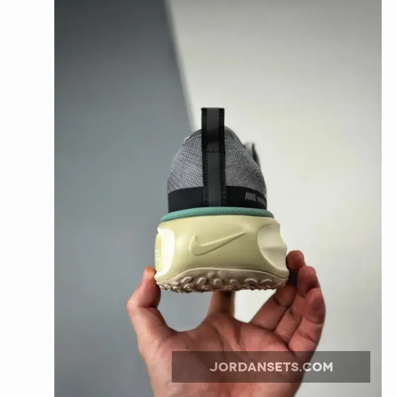 Nike ZoomX Invincible Run Flyknit 3 Cool Grey Black