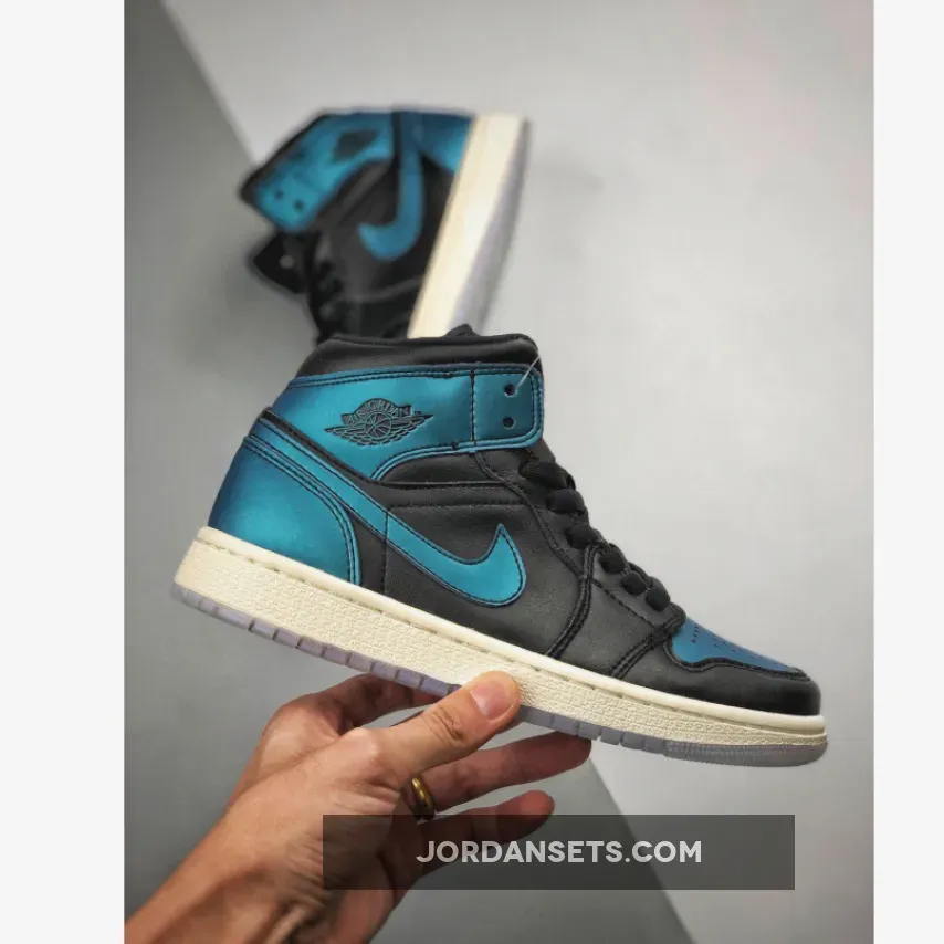 Air Jordan 1 Mid 'Iridescent Black' BQ6472-009 Discount