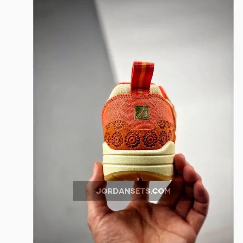 Nike Air Max 1 'Somos Familia' DZ5352-847 / somos familia nike 2022