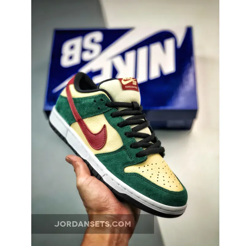 Nike SB Dunk Low Vegas Gold/Team Red/Team Green 304292-700 New Releases