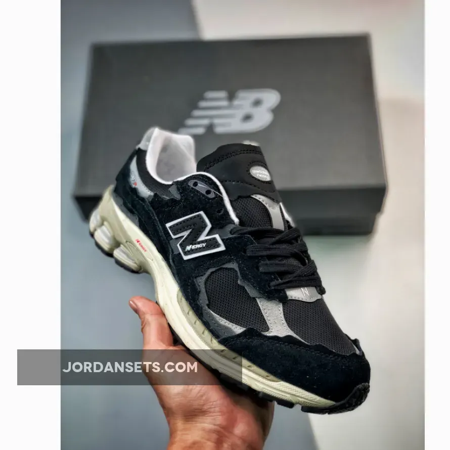 New Balance 2002R Protection Pack Black Grey / 200 2r M2002RDJ