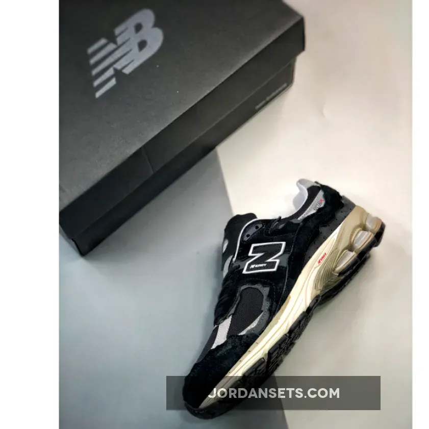 New Balance 2002R Protection Pack Black Grey / 200 2r M2002RDJ