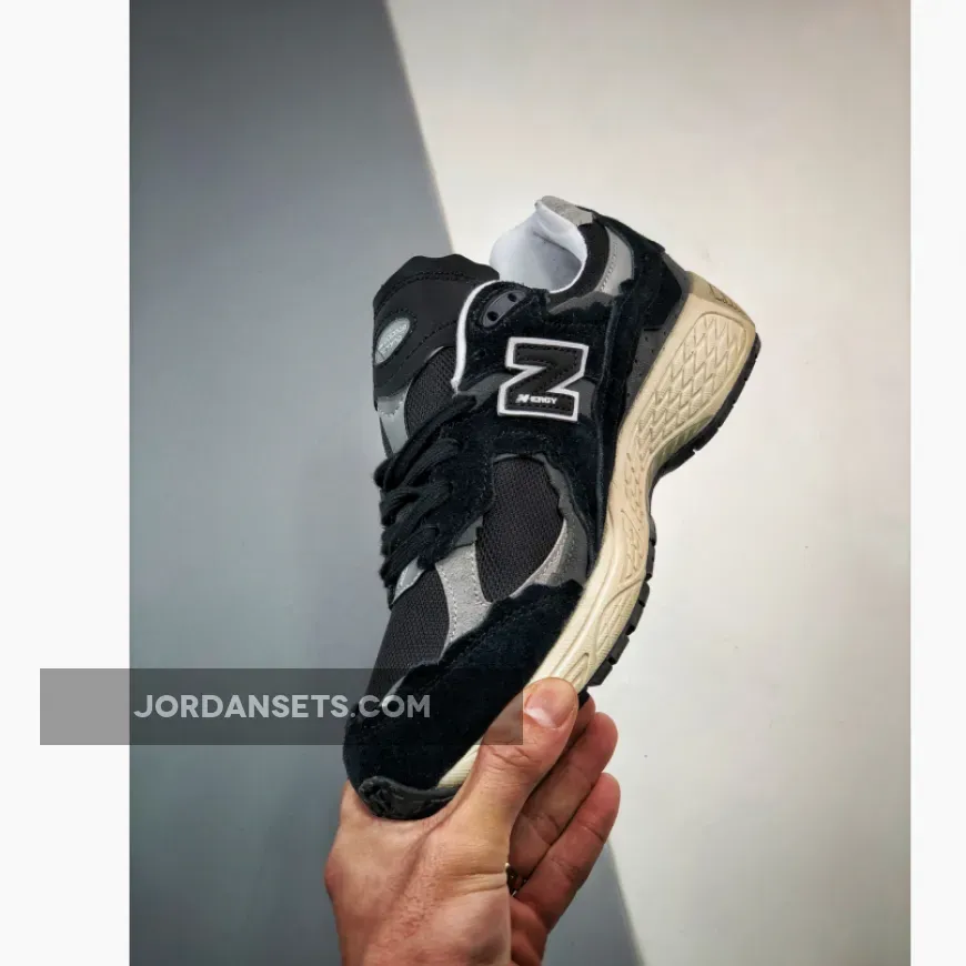 New Balance 2002R Protection Pack Black Grey / 200 2r M2002RDJ