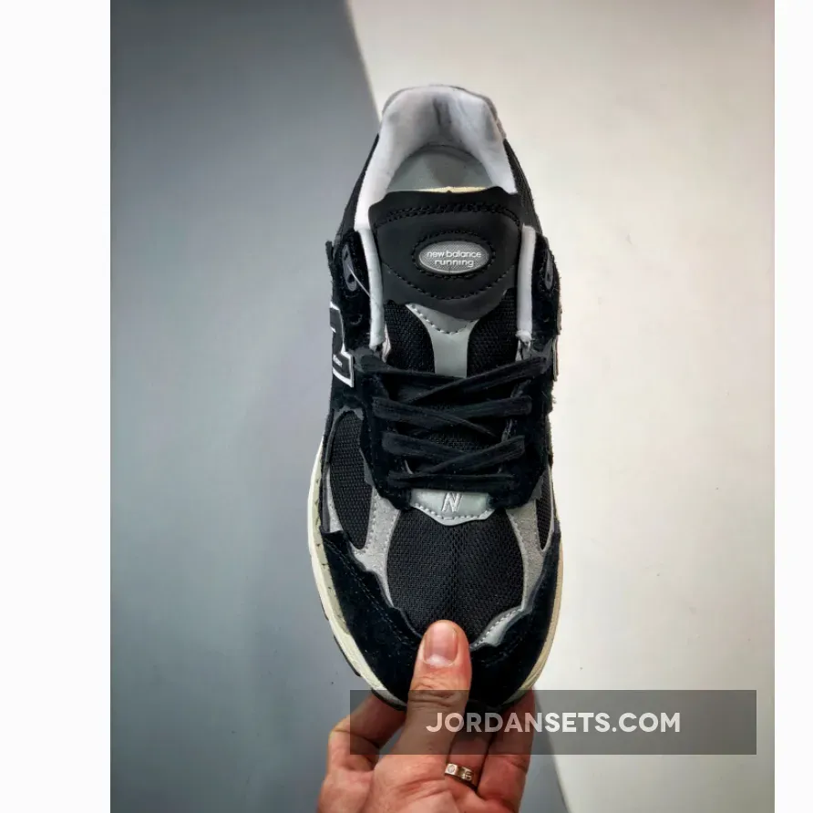 New Balance 2002R Protection Pack Black Grey / 200 2r M2002RDJ