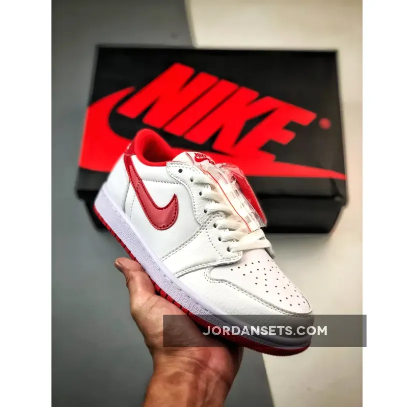 Air Jordan 1 Low OG University Red CZ0790-161 Brand New