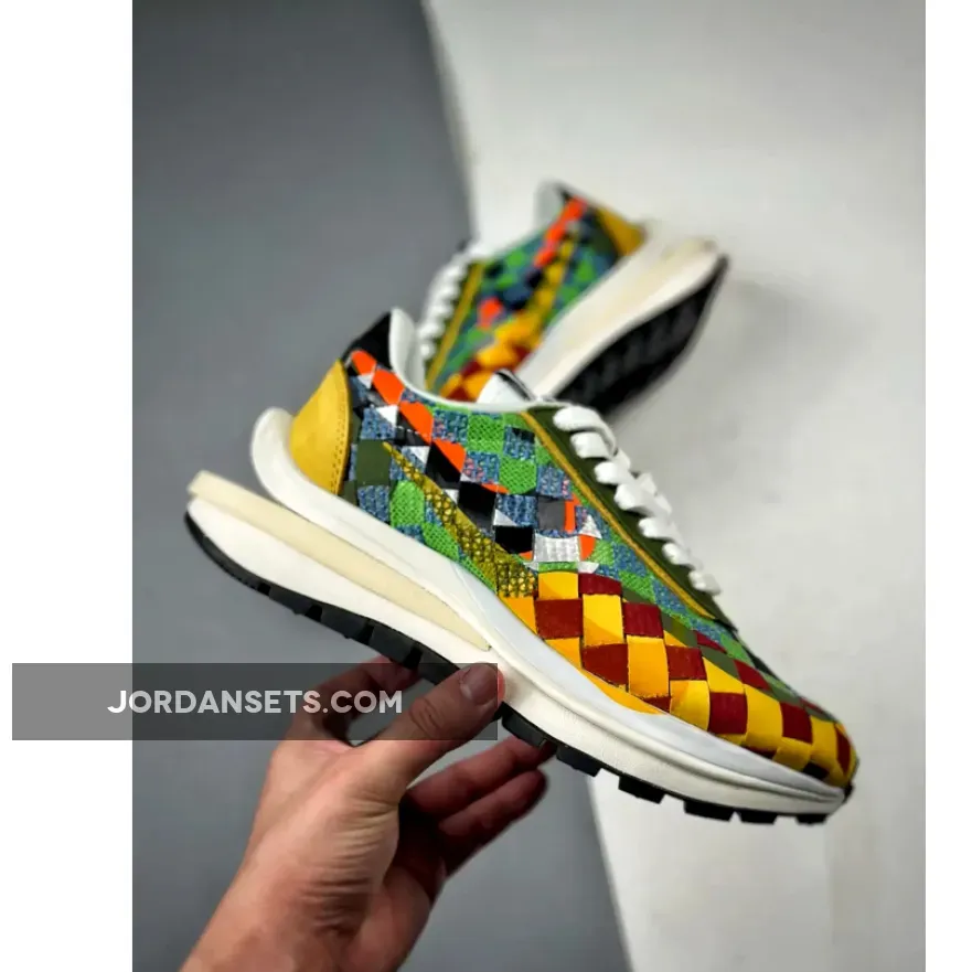 sacai x Nike LDVaporwaffle Mix Low Green Gusto DR5209-300
