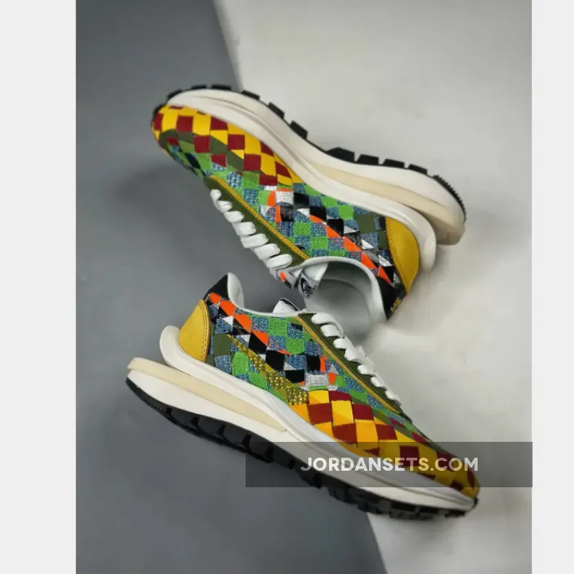 sacai x Nike LDVaporwaffle Mix Low Green Gusto DR5209-300