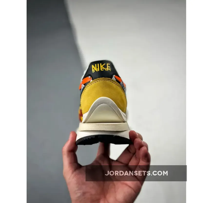 sacai x Nike LDVaporwaffle Mix Low Green Gusto DR5209-300