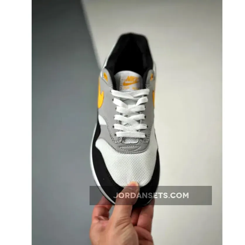 Nike Air Max 1 White University Gold #Nike Air Max White With Gold FD9082-104