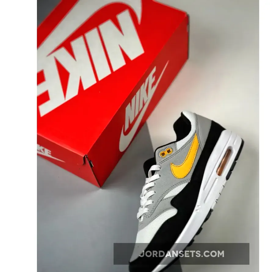 Nike Air Max 1 White University Gold #Nike Air Max White With Gold FD9082-104