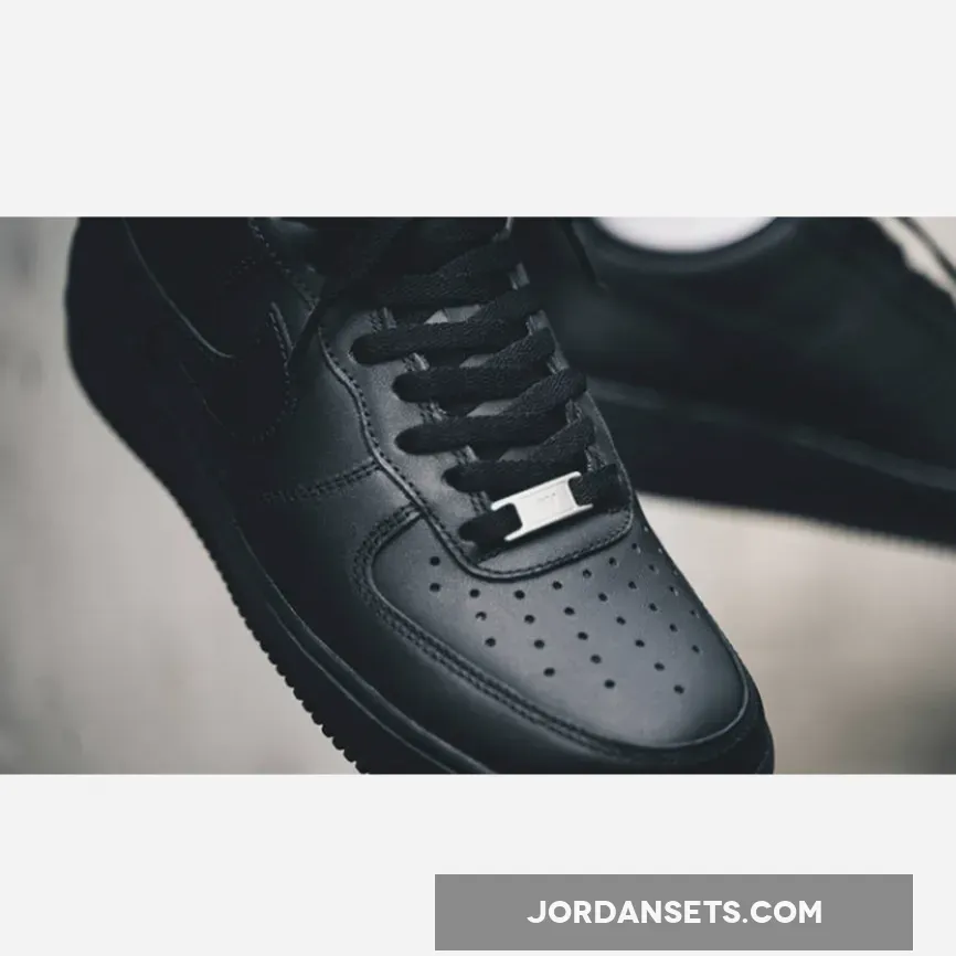 Nike Air Force 1 All Black / nike air force 1 07 black