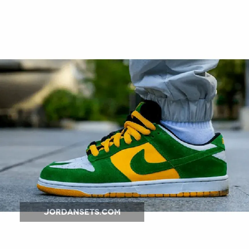 Nike SB Dunk Low Bucks White/Classic Green/Del Sol 304292-132 sb bucks