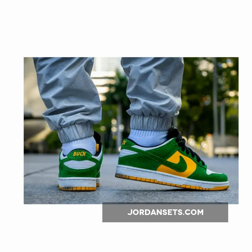 Nike SB Dunk Low Bucks White/Classic Green/Del Sol 304292-132 sb bucks