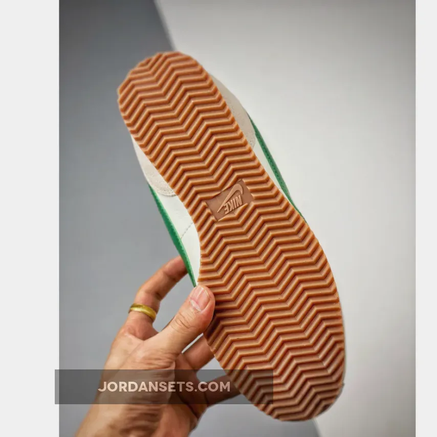 Nike Cortez 23 Sail/Aloe Vera-Black-Pale Vanilla, Cortes Nike FD0728-133