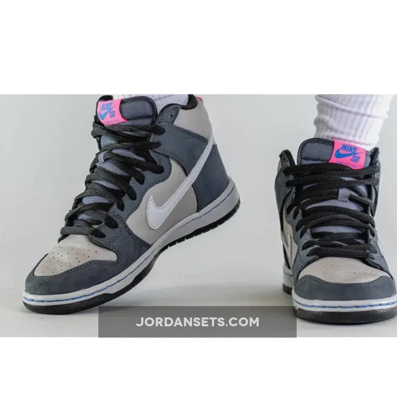 Nike SB Dunk High Medium Grey DJ9800-001 nike dunk high medium grey