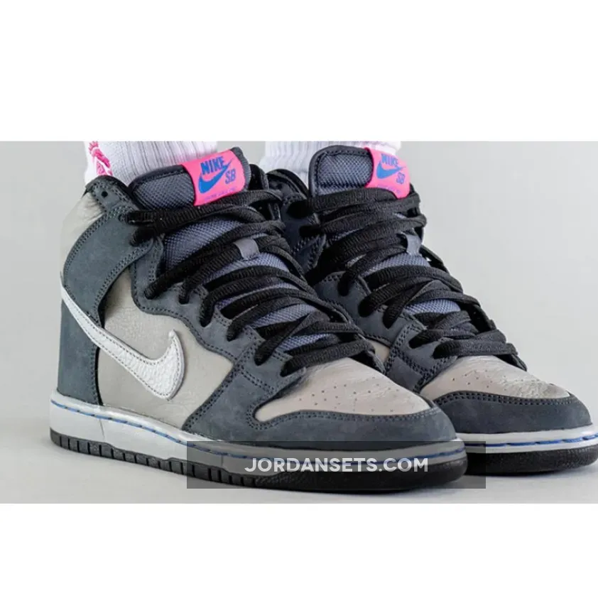 Nike SB Dunk High Medium Grey DJ9800-001 nike dunk high medium grey