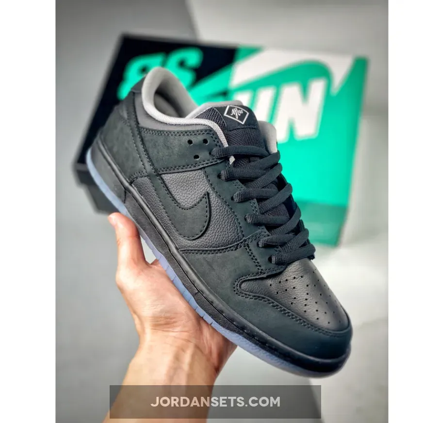 Atlas x Nike SB Dunk Low 35MM Black 504750-086 - dunk low sb picture perfect