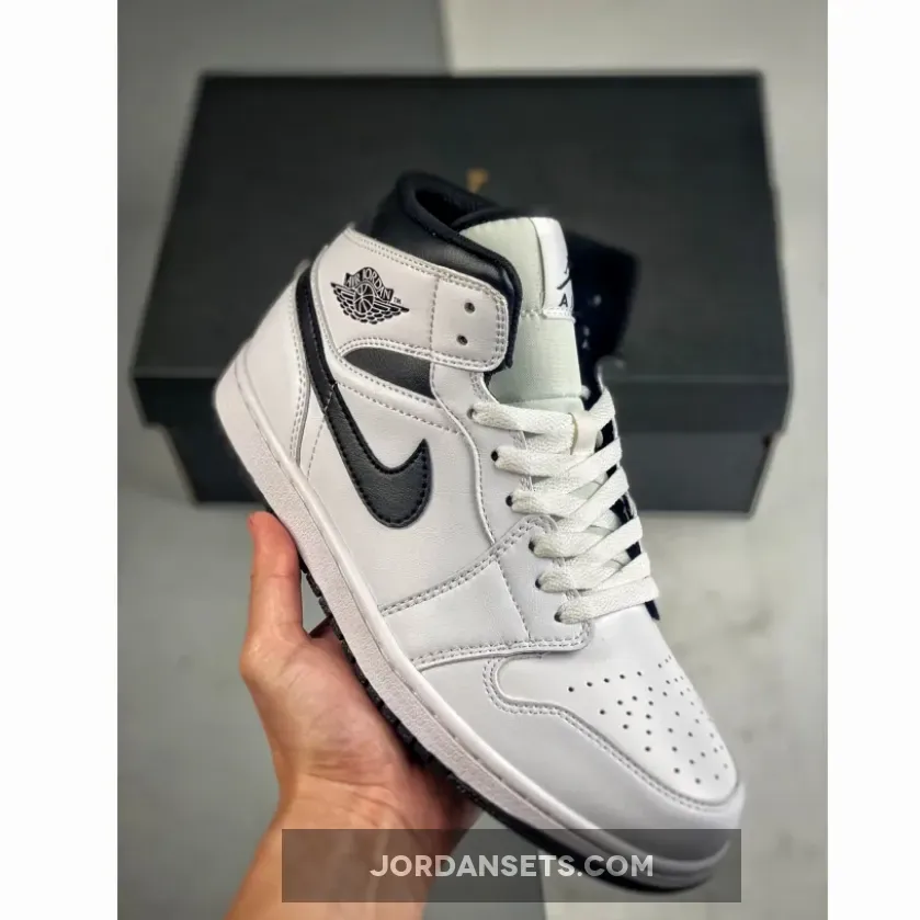 Air Jordan 1 Mid Stromtrooper White/Black | JORDAN 1 3
