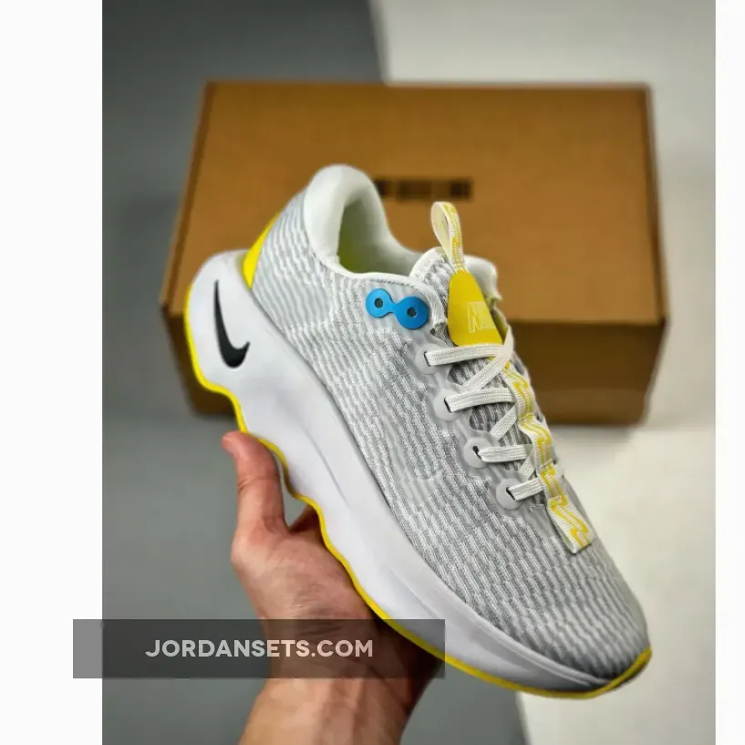 Nike Motiva White/Optic Yellow DV1238-100