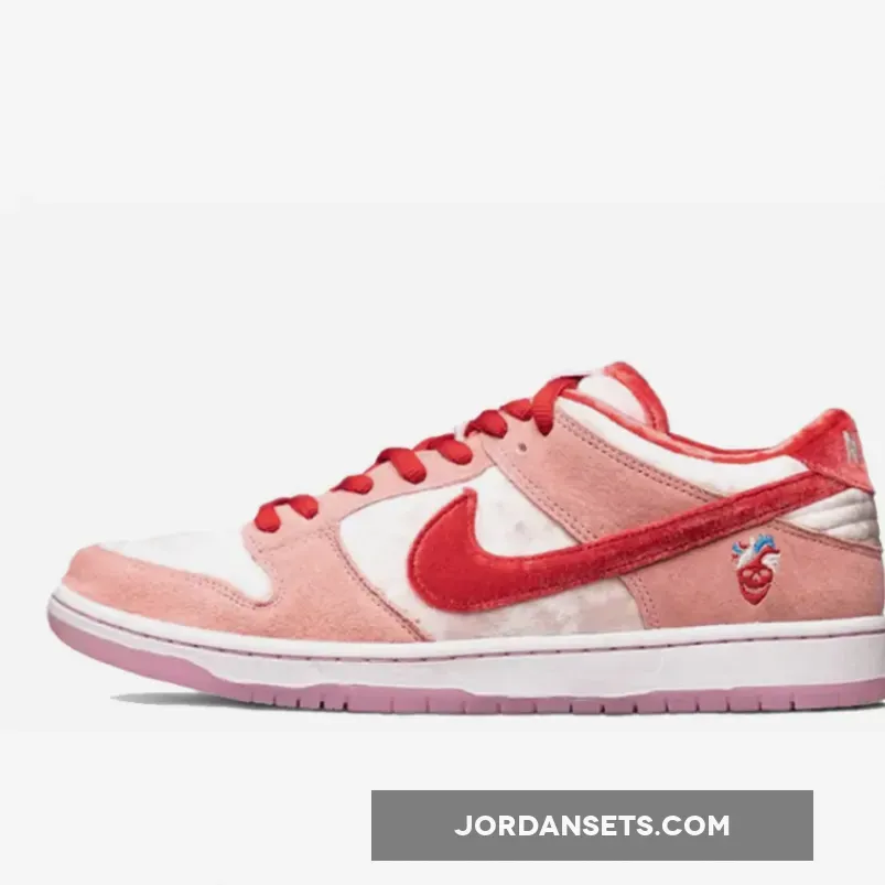 Sb Dunk Low Pro 'Strangelove' MELON/GYM RED - nike strangelove