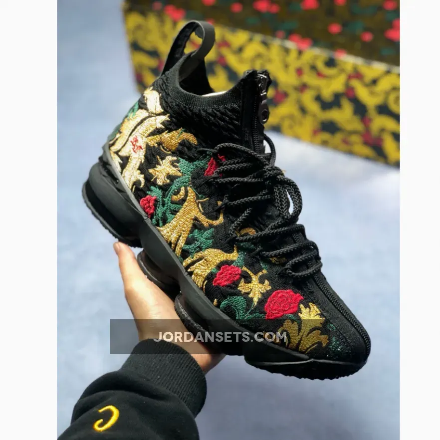 KITH x Nike LeBron 15 Lifestyle "King’s Crown"