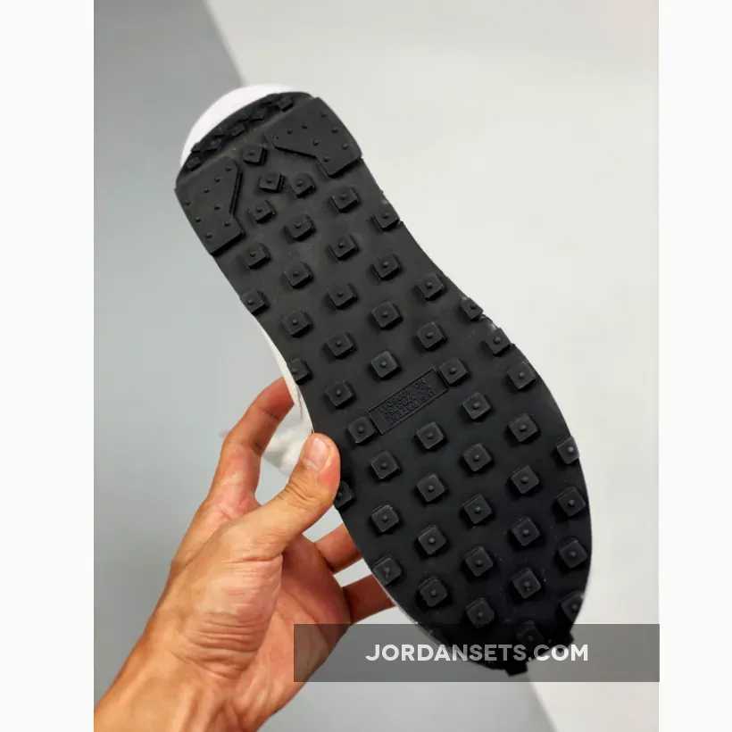 Fragment x Sacai x Nike LDWaffle Grey White For Womens DH2684-001 / nike sacaii waffle