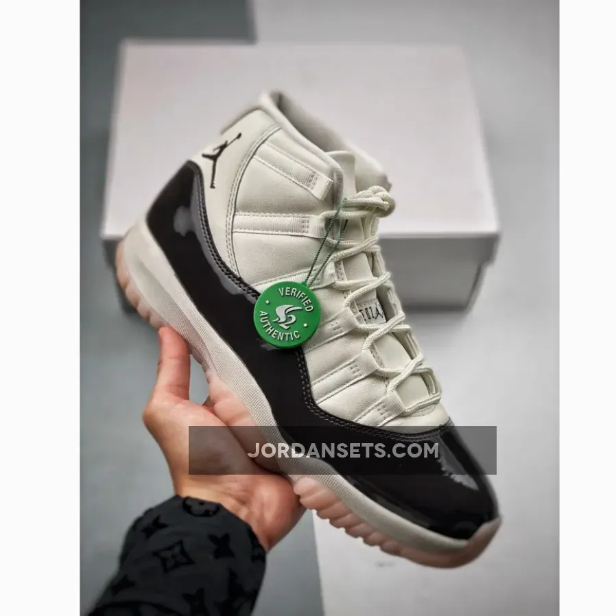 Air Jordan 11 Neapolitan Sail/Velvet Brown-Atmosphere / 11 Velvet AR0715-101