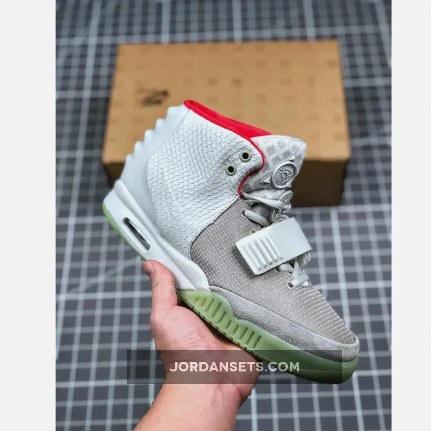 Glow in the Dark Nike Air Yeezy 2 'Wolf Grey/Pure Platinum' - Air Yeezy 2 Platinum 508214-010