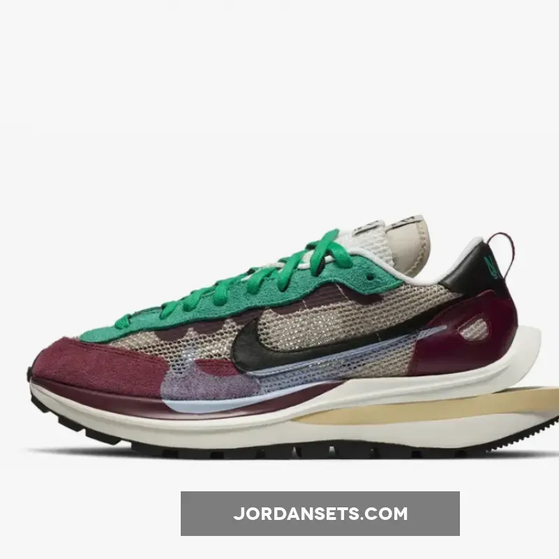 sacai x Nike VaporWaffle Villain Red Neptune Green sacai x vaporwaffle sp 'villain red'