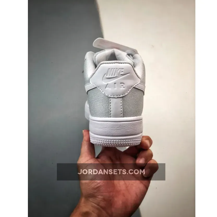 Nike Air Force 1 Flyknit 2 White/Pure Platinum AV3042-100 Nike Air Force 1 Flyknit 2 White/Pure Platinum AV3042-100