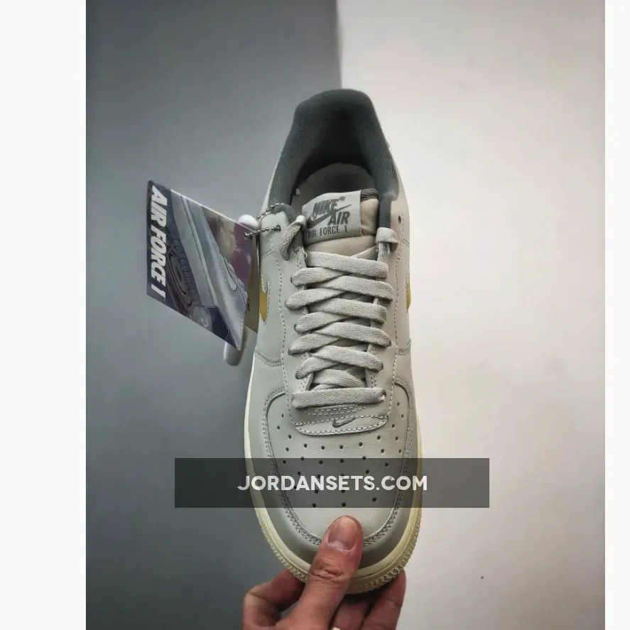 Nike Air Force 1 Low 07 Jewel Light Bone Coconut Milk, Coconut Jewels DC8894-001