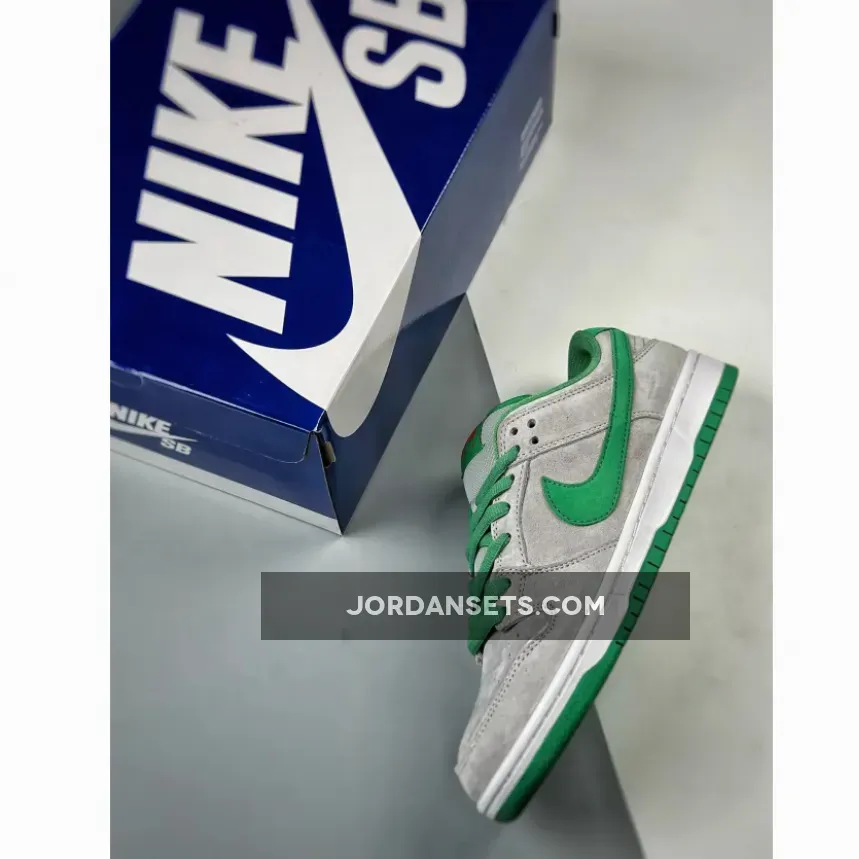 Nike SB Dunk Low Premium ‘Medusa’ Matte Silver/Green-Varsity Red Nike SB Dunk Low Premium ‘Medusa’ Matte Silver/Green-Varsity Red