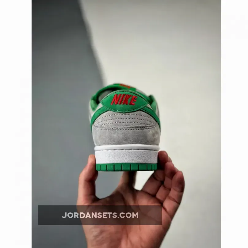Nike SB Dunk Low Premium ‘Medusa’ Matte Silver/Green-Varsity Red Nike SB Dunk Low Premium ‘Medusa’ Matte Silver/Green-Varsity Red