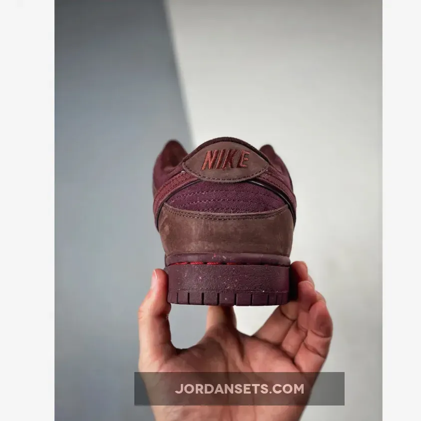 Nike SB Dunk Low Premium "Valentine’s Day 2024" Burgundy Crush Nike SB Dunk Low Premium "Valentine’s Day 2024" Burgundy Crush