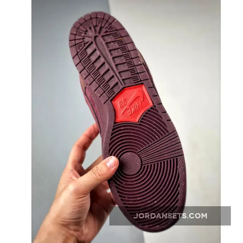 Nike SB Dunk Low Premium "Valentine’s Day 2024" Burgundy Crush Nike SB Dunk Low Premium "Valentine’s Day 2024" Burgundy Crush