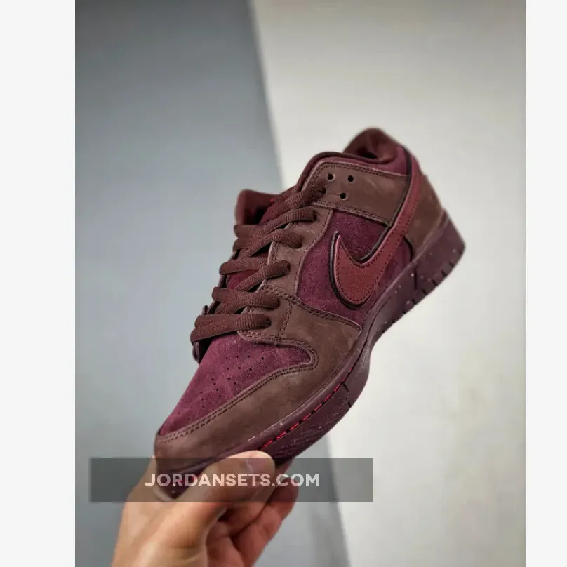 Nike SB Dunk Low Premium "Valentine’s Day 2024" Burgundy Crush Nike SB Dunk Low Premium "Valentine’s Day 2024" Burgundy Crush