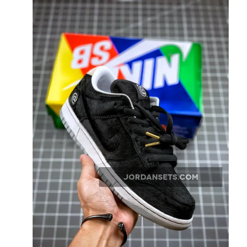 Concepts Bearbrick Medicom Toy x Nike SB Dunk Low 'BE@RBRICK' CZ5127-001