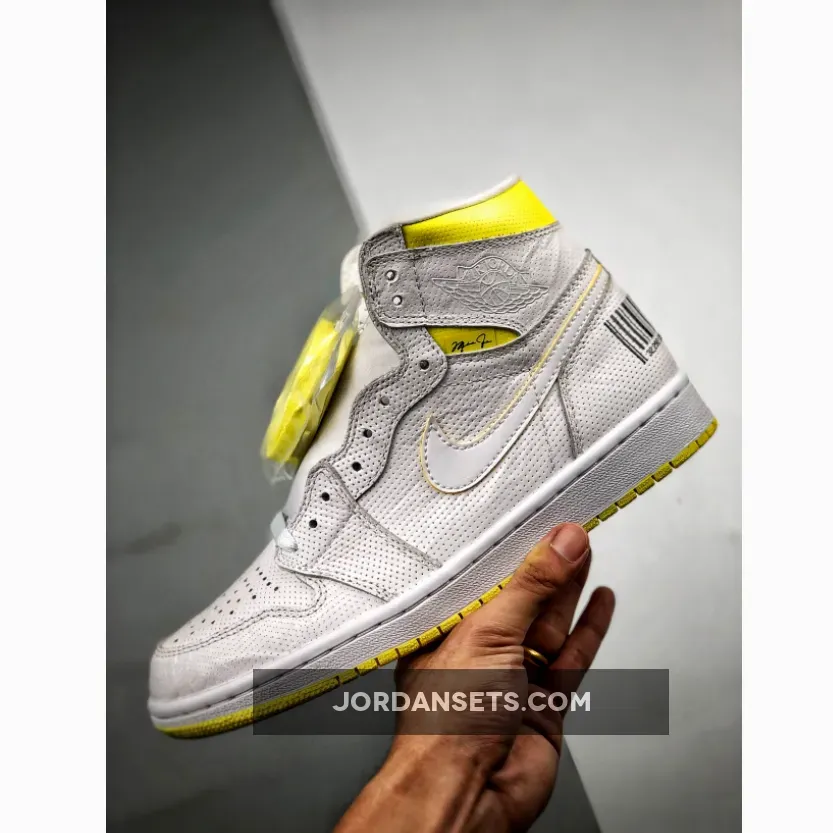 Air Jordan 1 High Og First Class Flight WHITE/DYNAMIC YELLOW-BLACK AJ1 Air Jordan 1 High Og First Class Flight WHITE/DYNAMIC YELLOW-BLACK AJ1