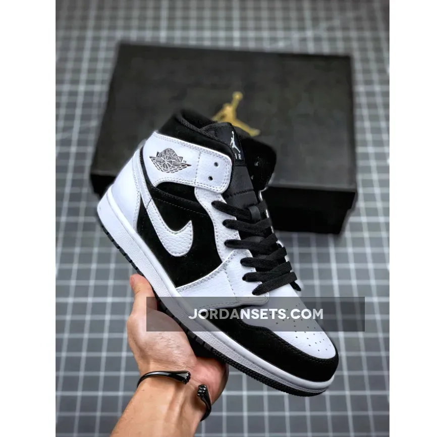 Air Jordan 1 Mid ‘Tuxedo’ White Black