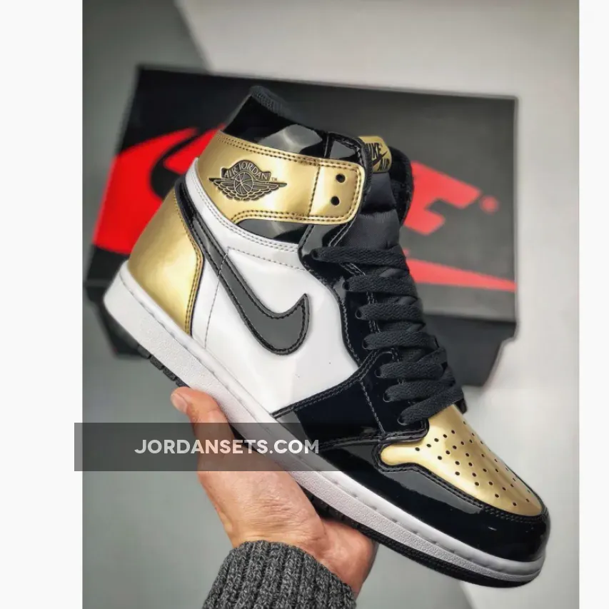 Air Jordan 1 Retro "Gold Toe"